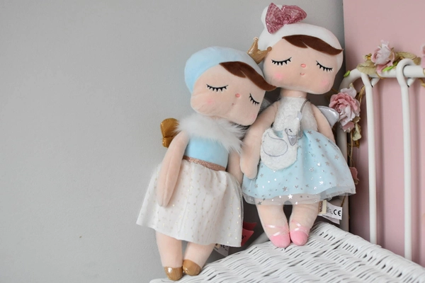 Lalka Metoo Aniołek z torebeczką