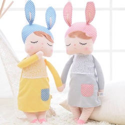 Lalka Metoo w żółtej sukience