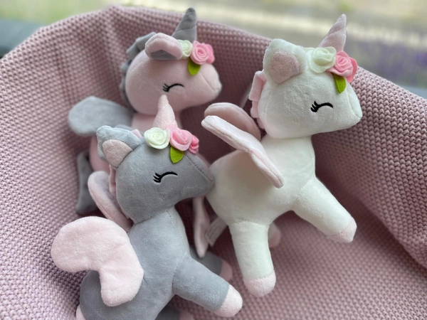 Pluszowy Jednorożec z wianuszkiem rozmiar M- Biały