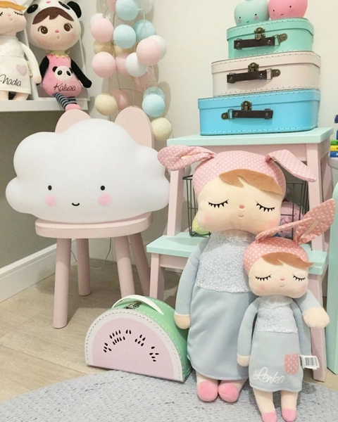 Lalka Metoo XL w szarej sukience