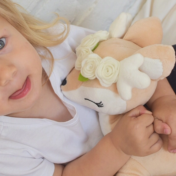 Pluszowa Sarenka z kremowym wianuszkiem - Duża