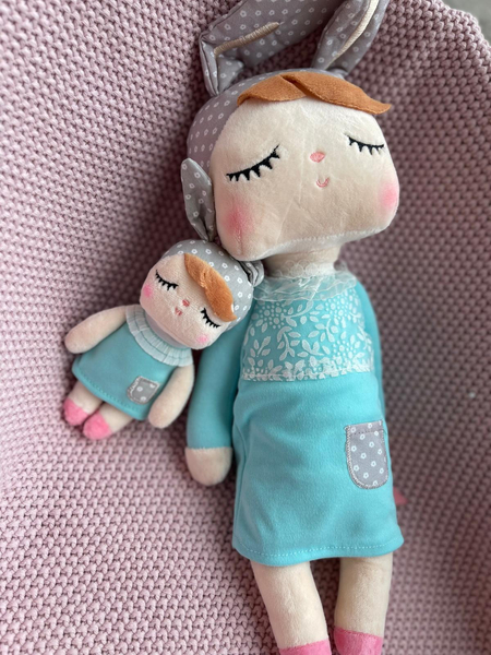 Mini Lalka Metoo z uszkami w miętowej sukience