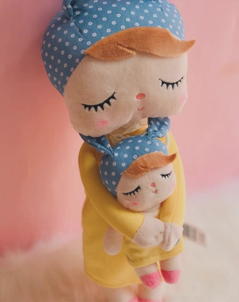 Mini Lalka Metoo z uszkami w żółtej sukience