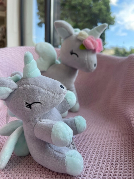 Pluszowy Jednorożec z wianuszkiem rozmiar M- Szaro/miętowy