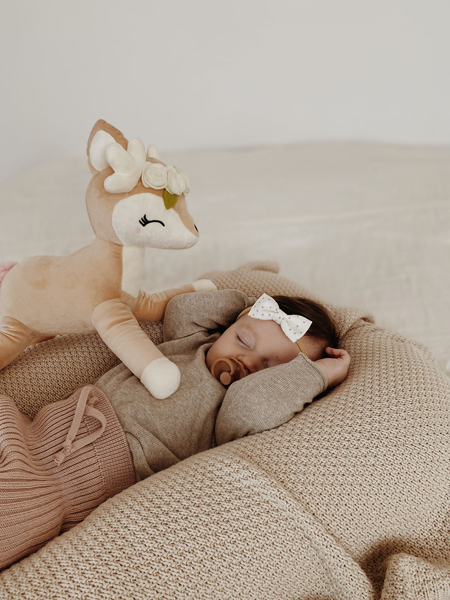 Pluszowa Sarenka z kremowym wianuszkiem - Duża