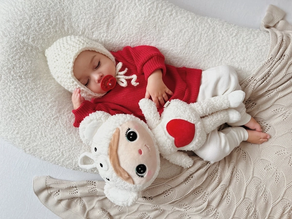 Miś Polarny z serduszkiem 46cm