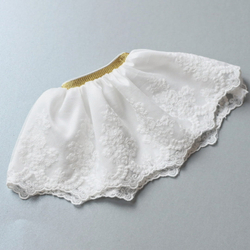 Tiulowa spódniczka z koronką - Biała - ubranko dla lalki