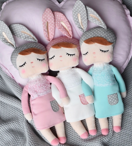 Lalka Metoo w różowej sukience