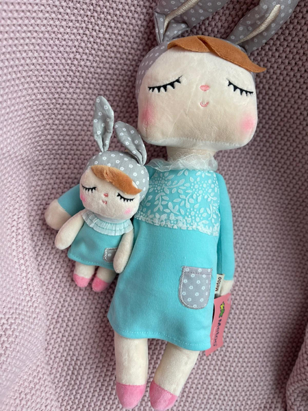 Mini Lalka Metoo z uszkami w miętowej sukience