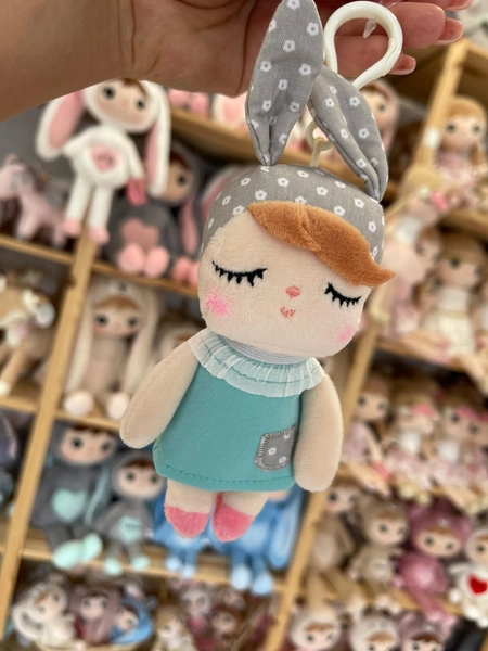 Mini Lalka Metoo z uszkami w miętowej sukience