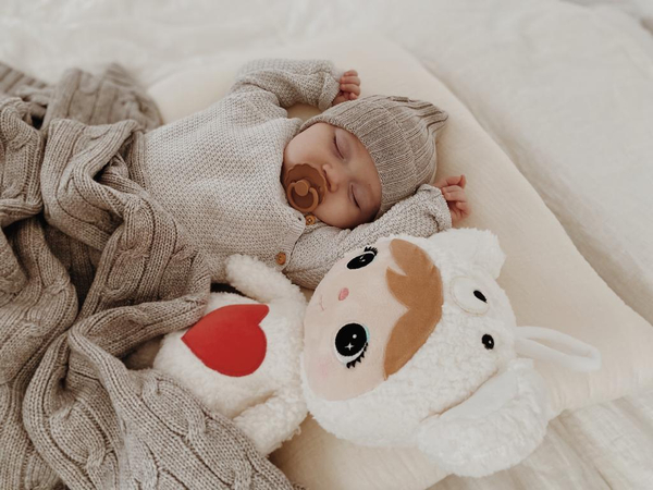 Miś Polarny z serduszkiem 46cm