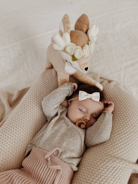 Pluszowa Sarenka z kremowym wianuszkiem - Duża