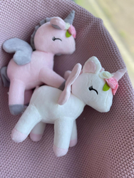Pluszowy Jednorożec z wianuszkiem rozmiar M- Biały