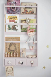 Lalka Metoo w szarej sukience