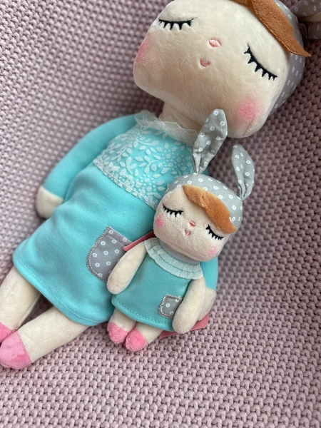 Mini Lalka Metoo z uszkami w miętowej sukience