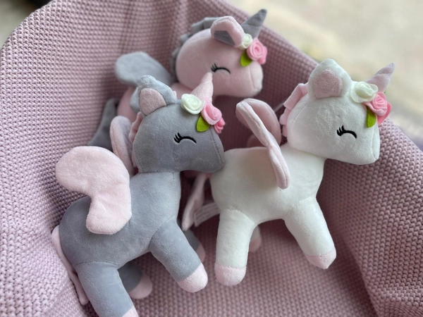 Pluszowy Jednorożec z wianuszkiem rozmiar M- Szaro/Różowy