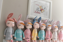 Lalka Metoo w żółtej sukience