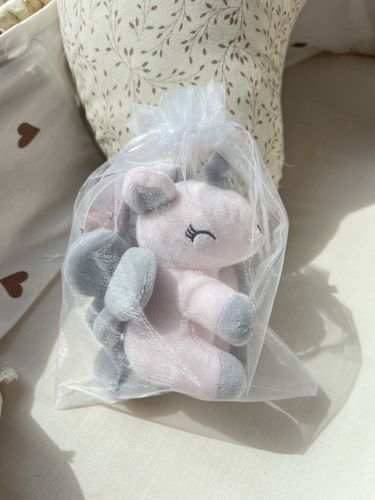 Biały woreczek prezentowy z organzy – rozmiar S (17 × 23 cm)